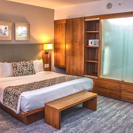 Miranda Casa Inn Premium Hotel Queretaro מראה חיצוני תמונה A room at the hotel