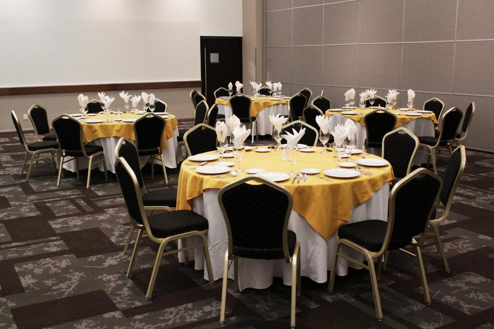 Miranda Casa Inn Premium Hotel Queretaro מראה חיצוני תמונה Banquet Hall