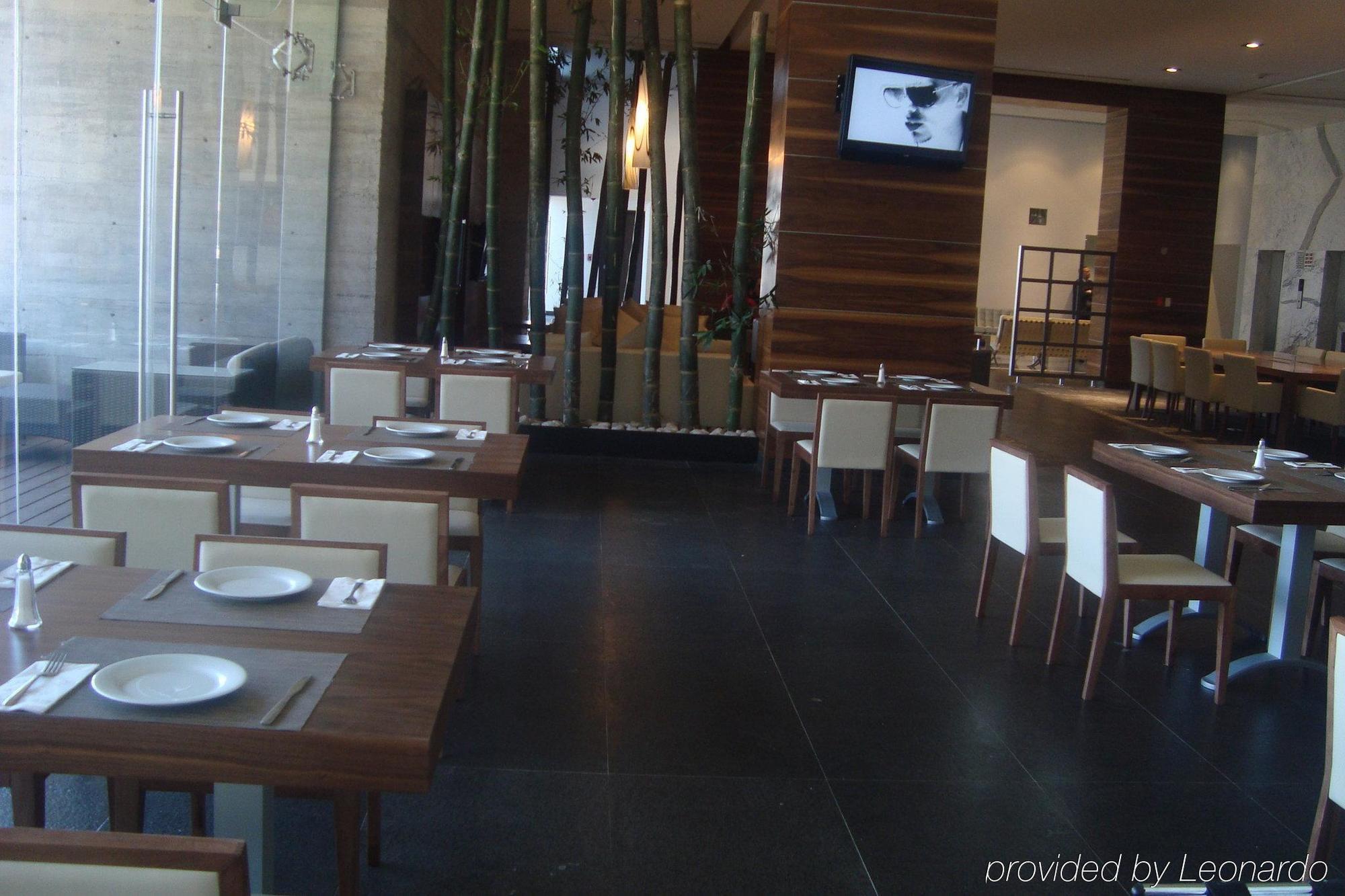 Miranda Casa Inn Premium Hotel Queretaro מראה חיצוני תמונה The interior of the restaurant