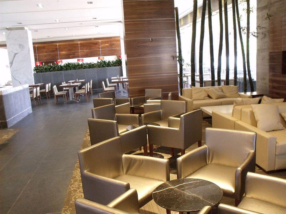 Miranda Casa Inn Premium Hotel Queretaro מראה חיצוני תמונה The lounge at the airport