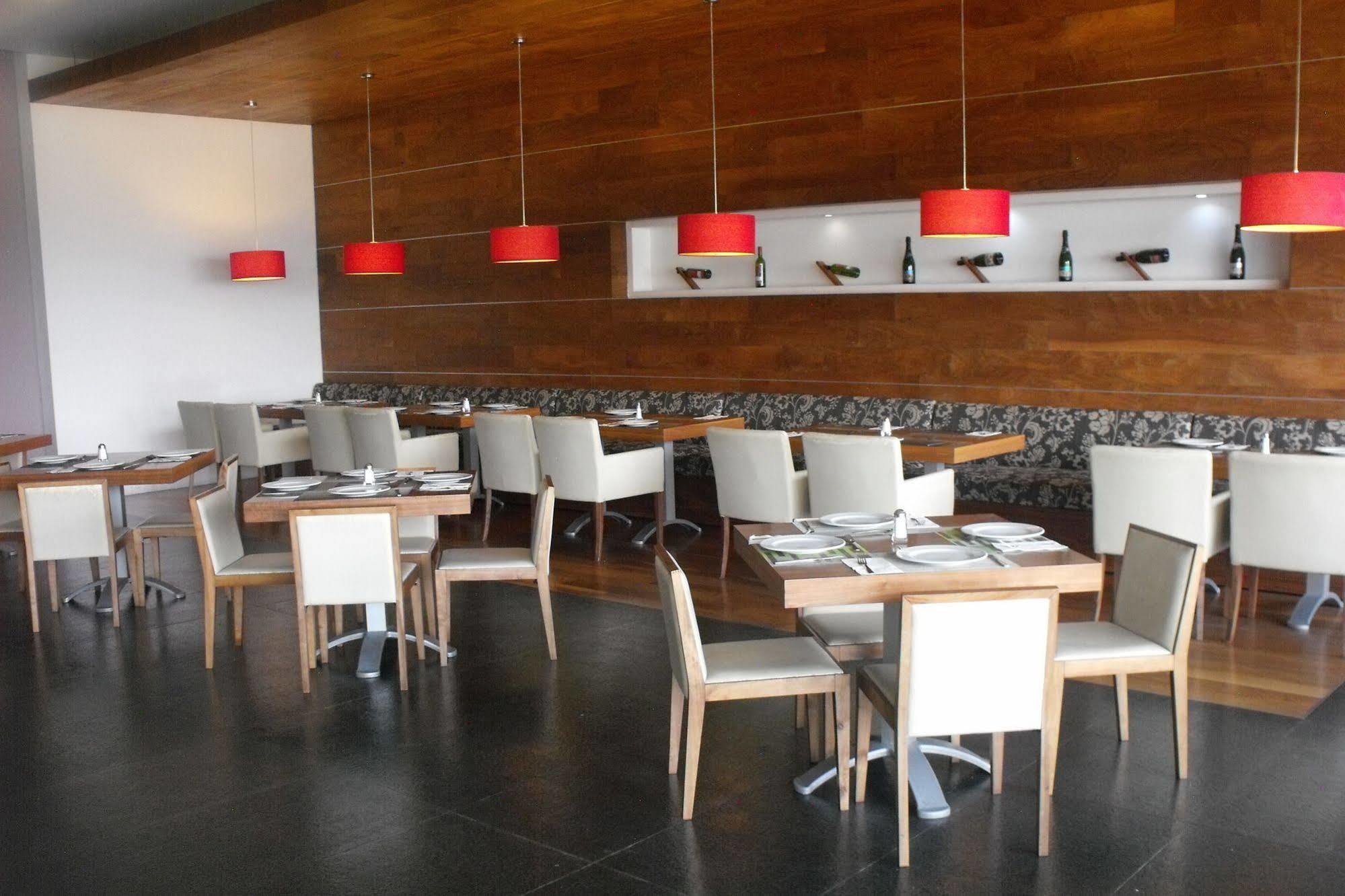 Miranda Casa Inn Premium Hotel Queretaro מראה חיצוני תמונה Restaurant at the hotel