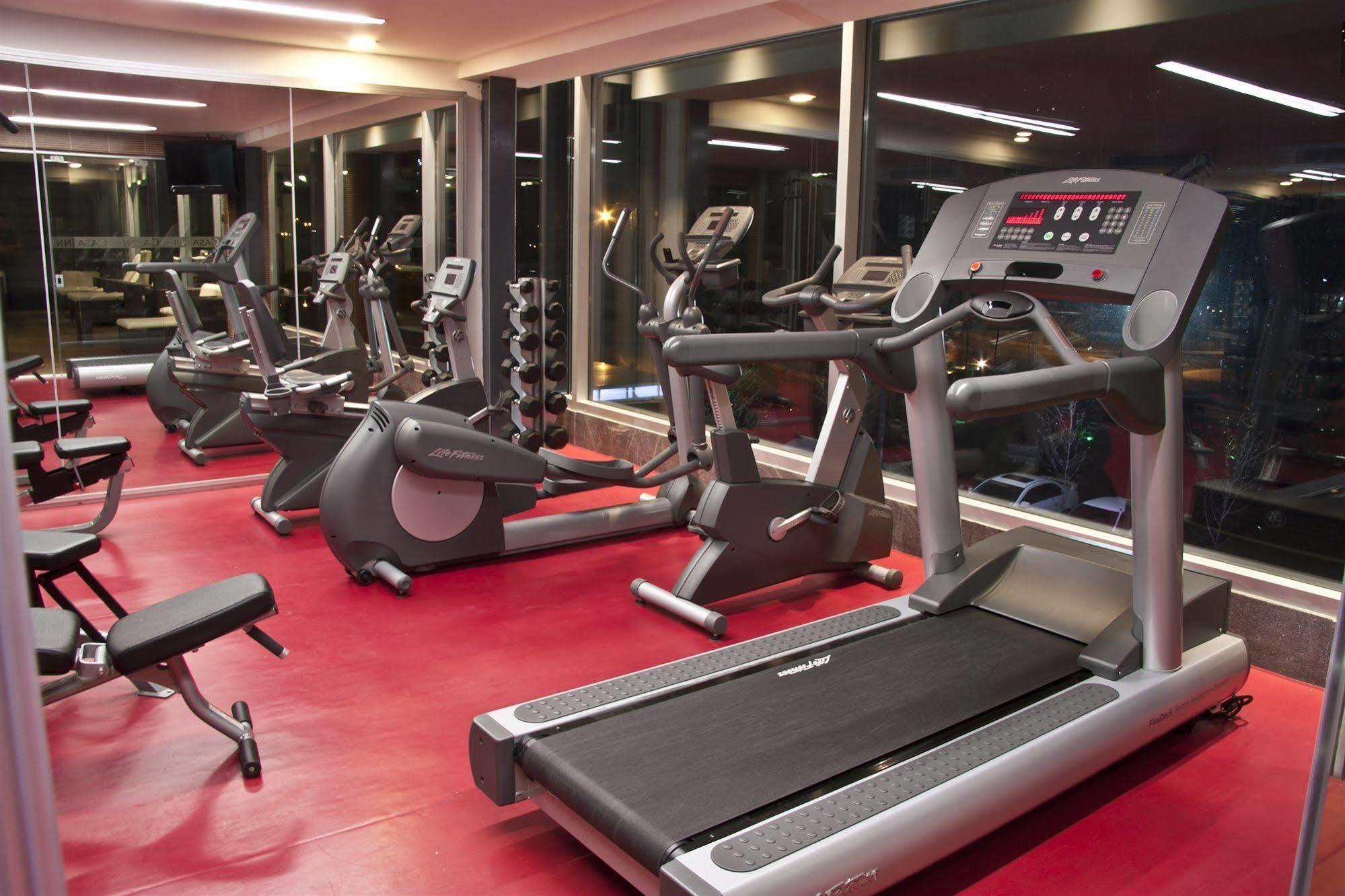 Miranda Casa Inn Premium Hotel Queretaro מראה חיצוני תמונה A treadmill