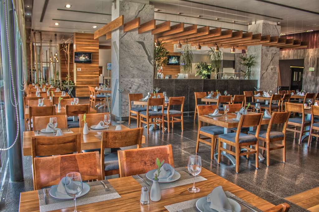 Miranda Casa Inn Premium Hotel Queretaro מסעדה תמונה The restaurant